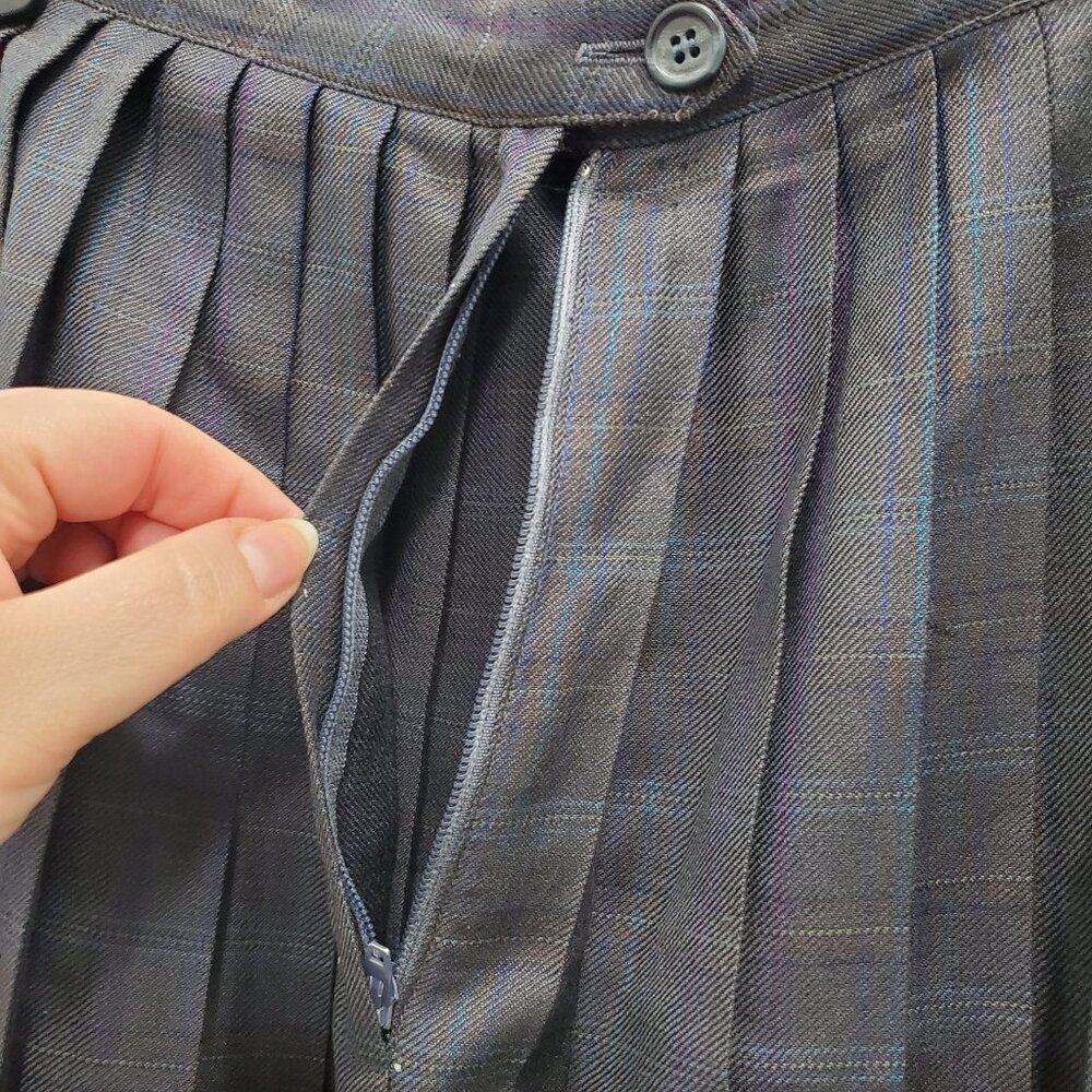 Vintage Navy Pleated A-Line Skirt - Picture 4 of 6